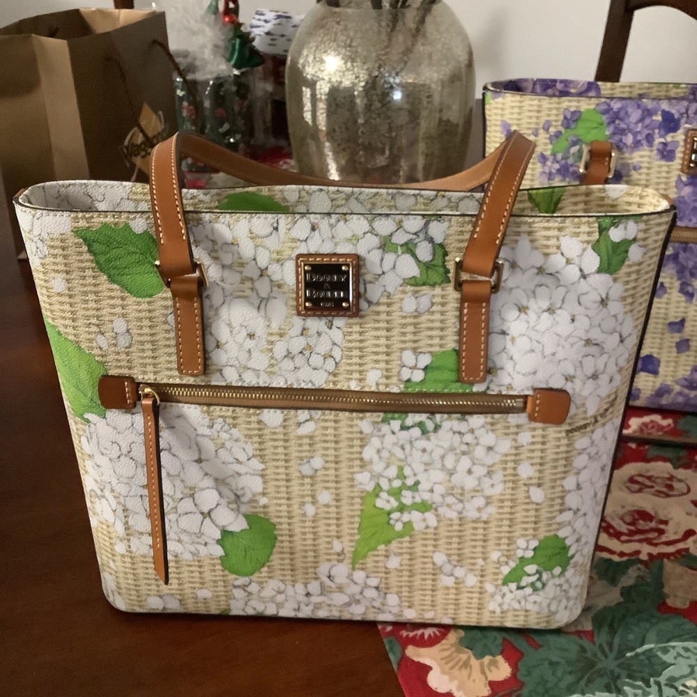 NWT Dooney & Bourke Hydrangea Basketweave Shopper in White - Picture 7 of 7